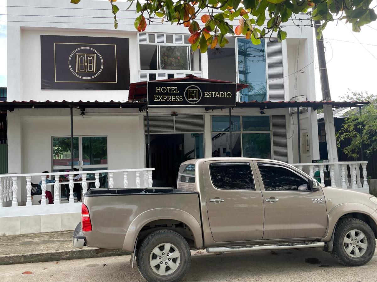 Hotel Estadio Expres Leticia Exterior photo